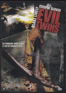 Lire la suite à propos de l’article Evil Twins : Les vices nous pendent à la vie